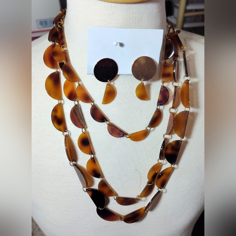 Tortoise Leopard Necklace Earring Set Nwot Earring Disk Bright Shiny Gold